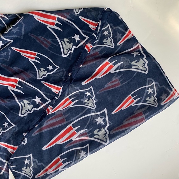New England Patriots Infinity Scarf Football  Sheer Red Blue Pats Logo EUC NFL - Picture 6 of 14